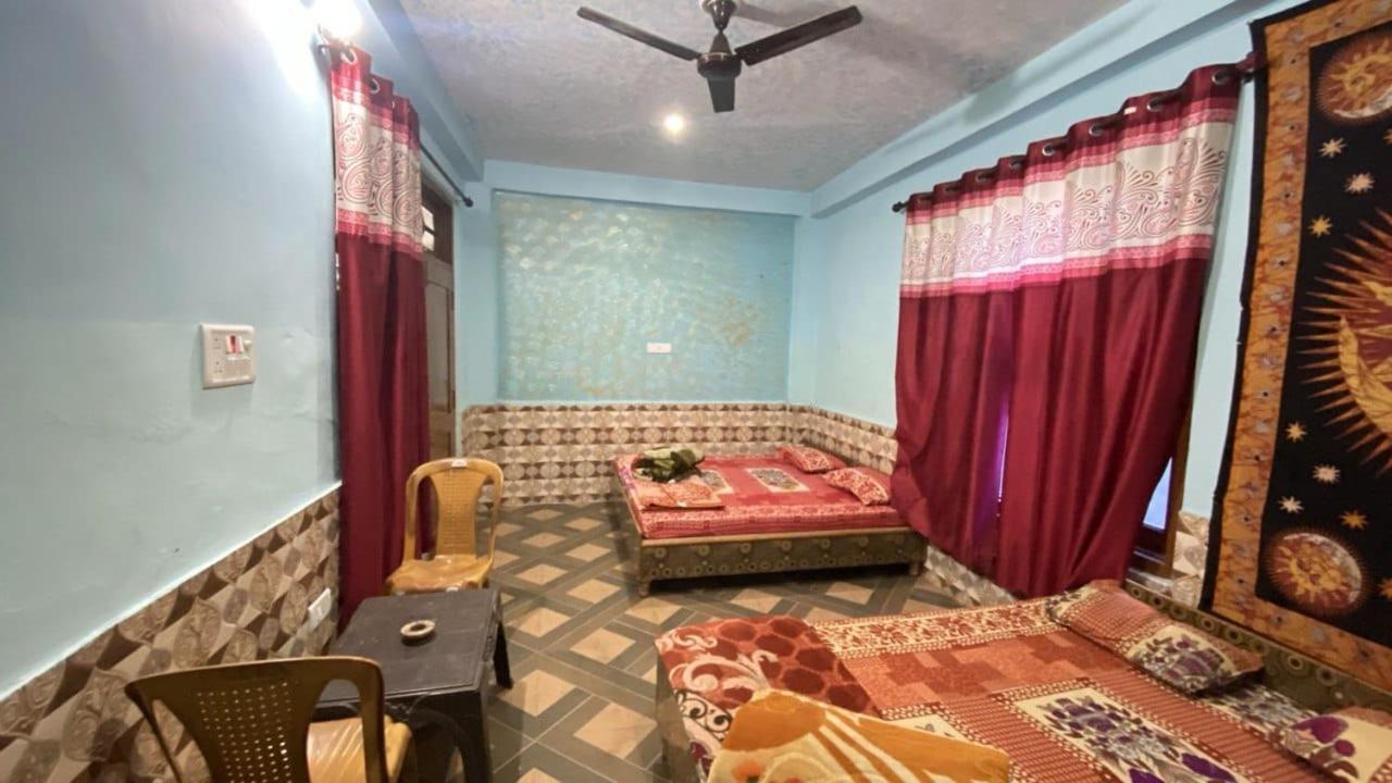 Nucleus Guest House Kasol Bilik gambar